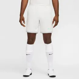 Nike: Светлые шорты 