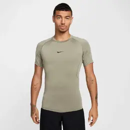 Nike: Зелёная футболка 