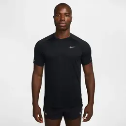 Nike: Чёрная футболка 