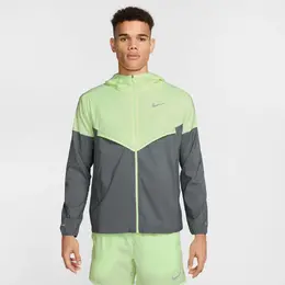 Nike: Летняя куртка  Windrunner