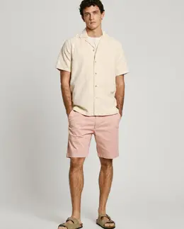 Pepe Jeans: Чиносы 