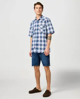Wrangler: Джинсовые шорты 