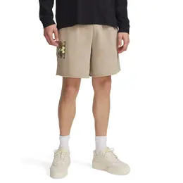 Under Armour: Зелёные шорты 