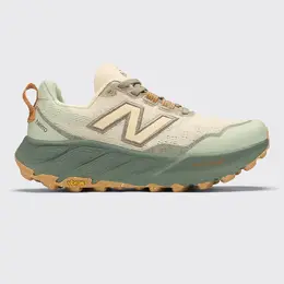 New Balance: Зелёные кроссовки 