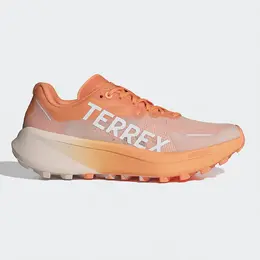 Adidas: Оранжевые кроссовки  Terrex