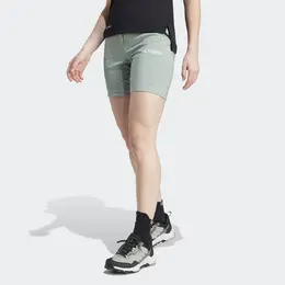 Adidas: Зелёные шорты  Terrex