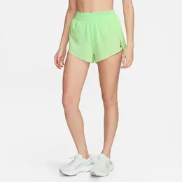 Nike: Светлые шорты 