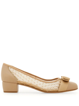Ferragamo: Розовые туфли  Vara 30