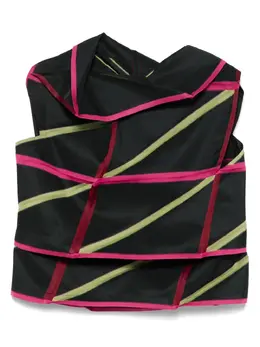 132 5. Issey Miyake: Жаккардовый топ 