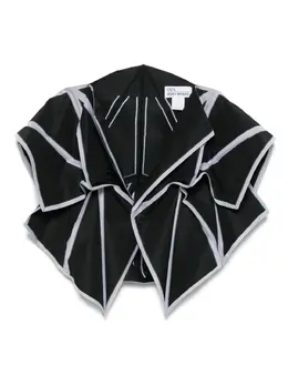 132 5. Issey Miyake: Жаккардовая куртка 