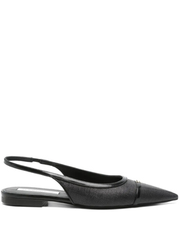 Victoria Beckham: Чёрные туфли 