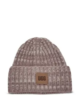 UGG: Розовая шапка 