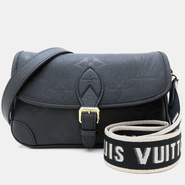 Louis Vuitton: Чёрная сумка 