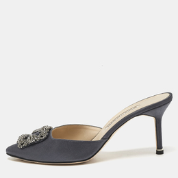 Manolo Blahnik: Сабо  Hangisi