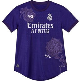 Adidas: Фиолетовая футболка  Madrid