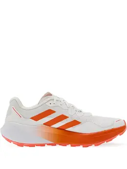 adidas: Белые кроссовки  Terrex