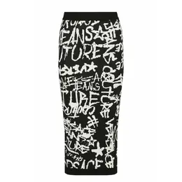 Versace Jeans Couture: Чёрная юбка 