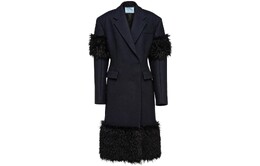 Prada: Тёмное пальто 