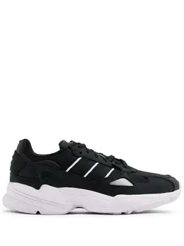 adidas: Чёрные кроссовки  Falcon