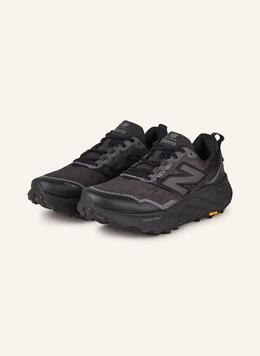 New Balance: Чёрные кроссовки  Hierro