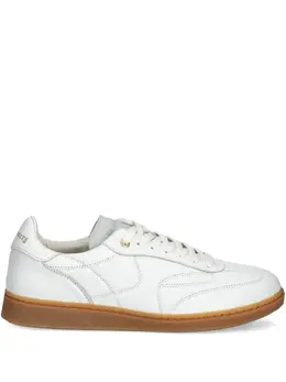 Filling Pieces: Белые кроссовки 