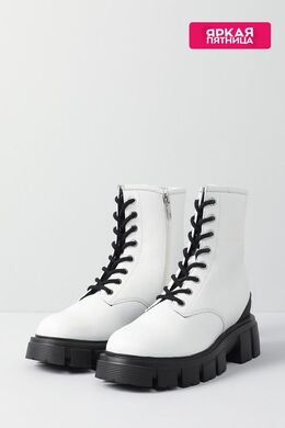 Love Moschino: Белые ботинки 