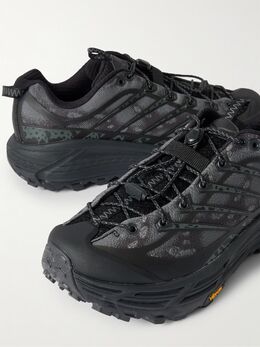 HOKA: Чёрные кроссовки 