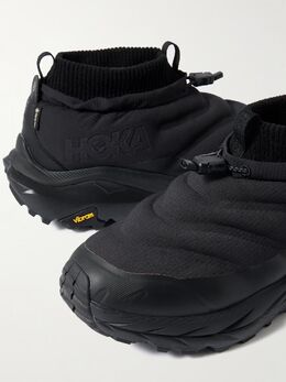 HOKA: Чёрные кроссовки 