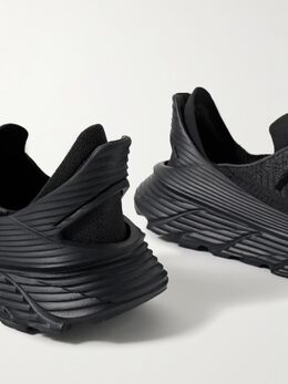 HOKA: Чёрные кроссовки 
