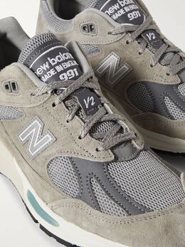 New Balance: Серые кроссовки 