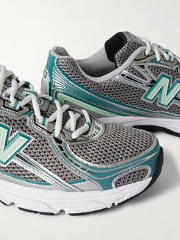 New Balance: Серые кроссовки 