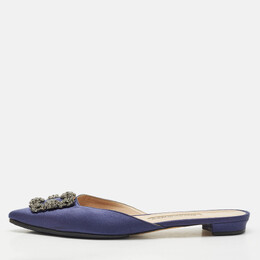 Manolo Blahnik: Синие сабо  Hangisi