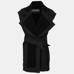 Balmain: Чёрная куртка 