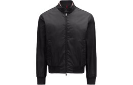 Moncler: Чёрная куртка 