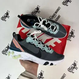 NIKE: Серые кроссовки  React Element 55
