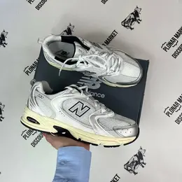 New Balance: Белые кроссовки  530