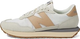New Balance: Бежевые кроссовки  237