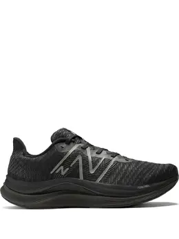 New Balance: Чёрные кроссовки  FuelCell