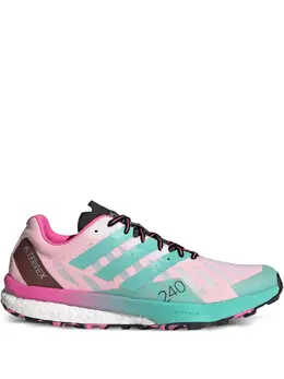 adidas: Зелёные кроссовки  Terrex
