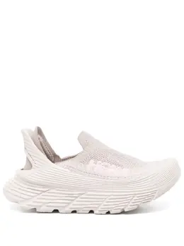 HOKA: Светлые кроссовки 