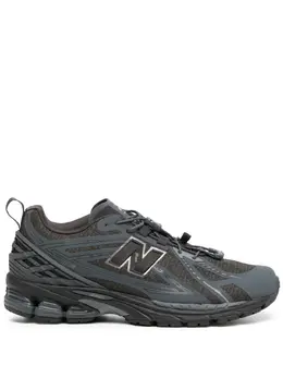 New Balance: Чёрные кроссовки  1906R