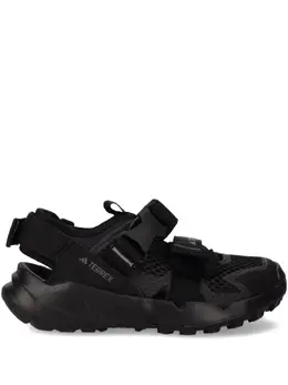 adidas: Чёрные кроссовки  Terrex