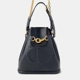 Dior: Чёрная сумка 