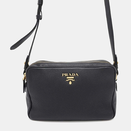 Prada: Чёрная сумка 