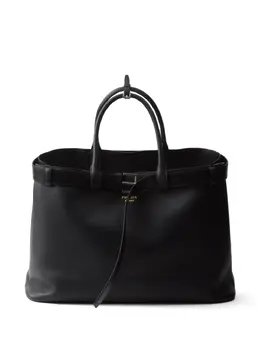 Prada: Чёрный ремень 