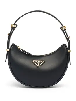 Prada: Чёрная сумка 