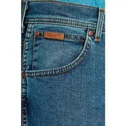 Wrangler: Зауженные джинсы 