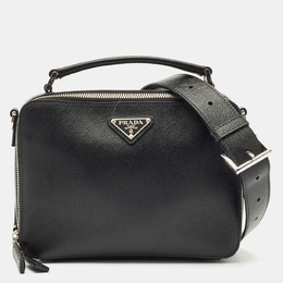 Prada: Чёрная сумка 