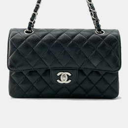 Chanel: Чёрная сумка 