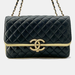 Chanel: Чёрная сумка 